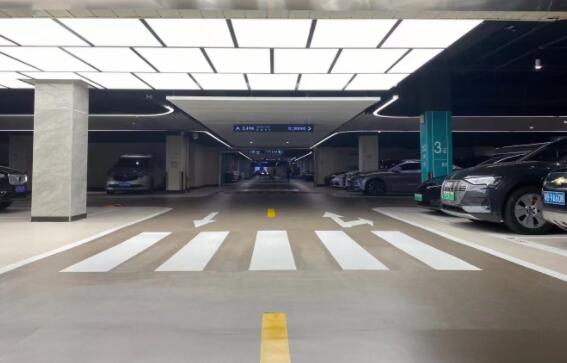 道路熱熔劃線多少錢一米？用公正的價(jià)格開啟安全行駛的未來