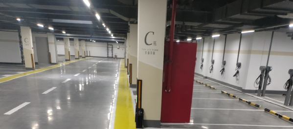 常州小區(qū)停車位劃線廠家？ 選擇江蘇中穎 